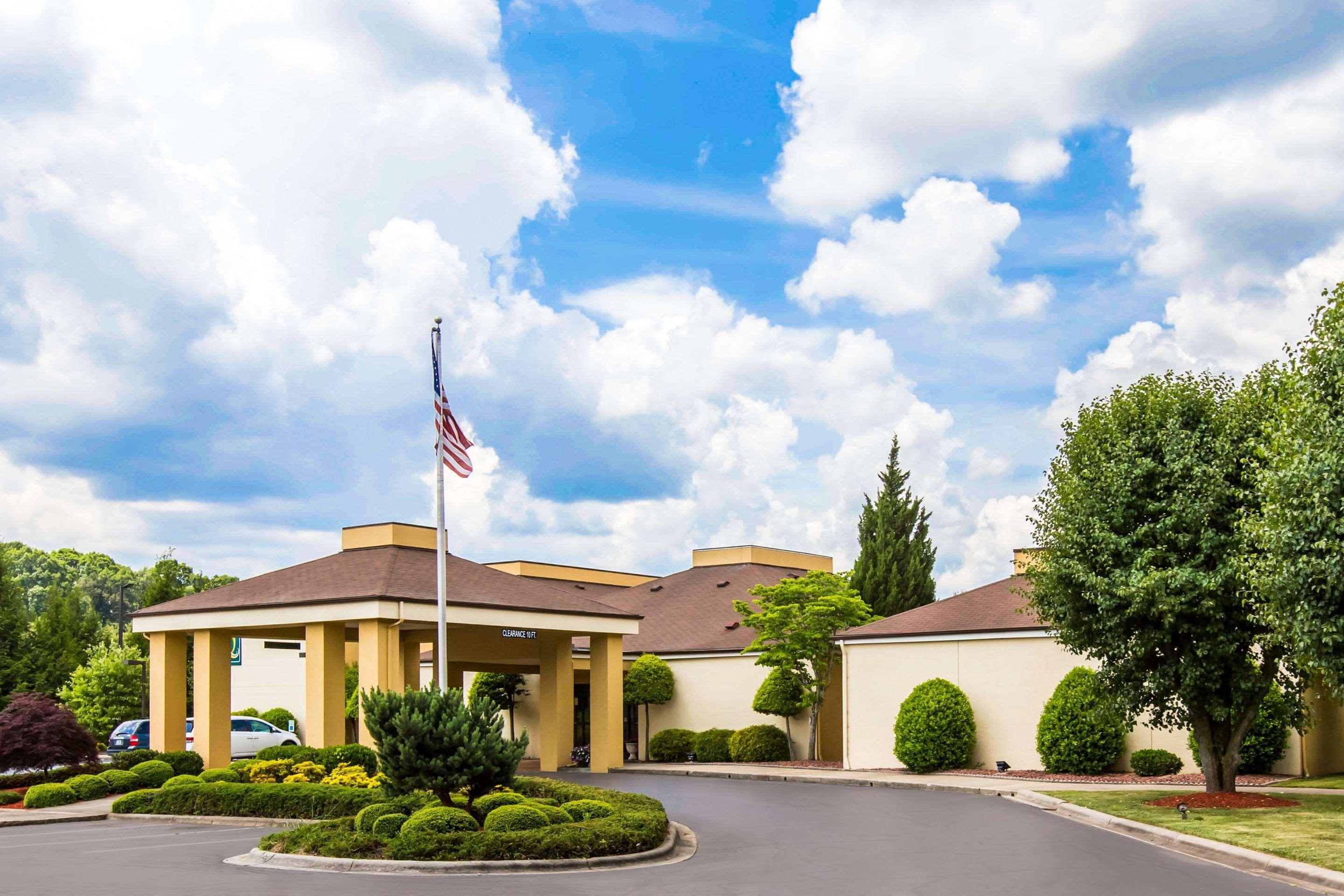 Quality Inn West Of Asheville Canton Exterior photo