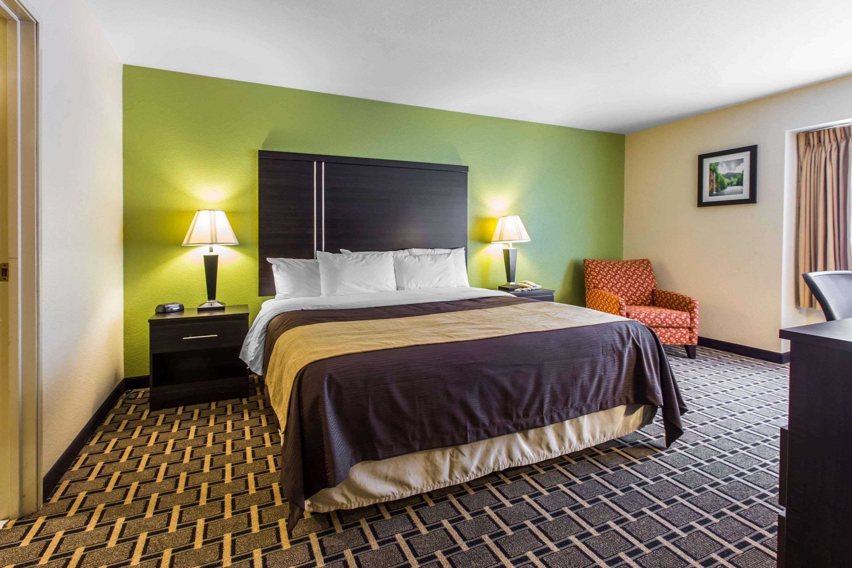 Quality Inn West Of Asheville Canton Exterior photo
