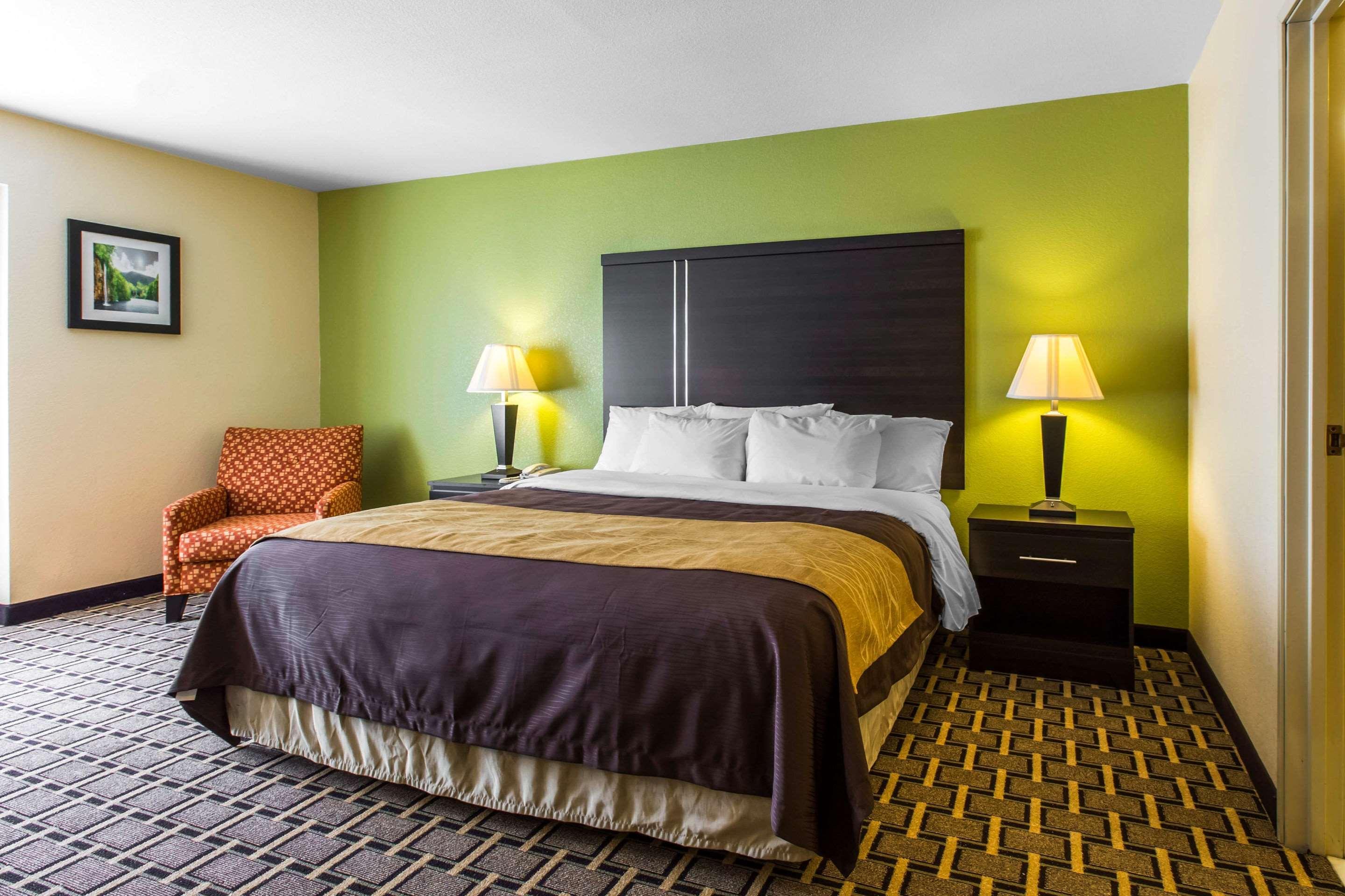 Quality Inn West Of Asheville Canton Exterior photo